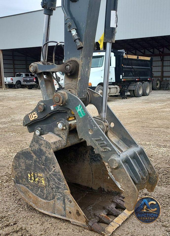 2022 John Deere 135G  excavator