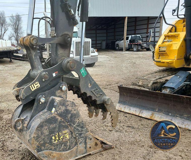 2022 John Deere 135G  excavator