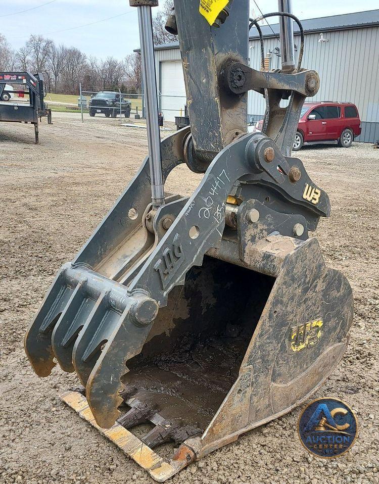 2022 John Deere 135G  excavator