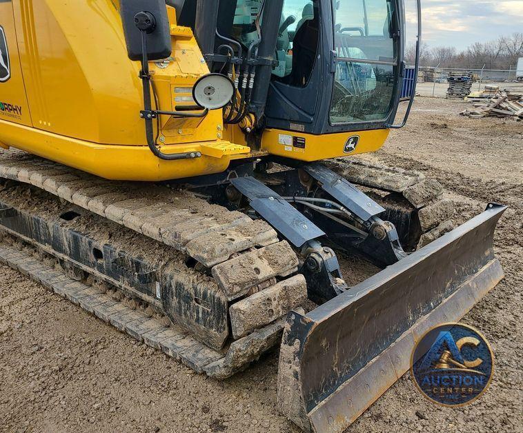 2022 John Deere 135G  excavator