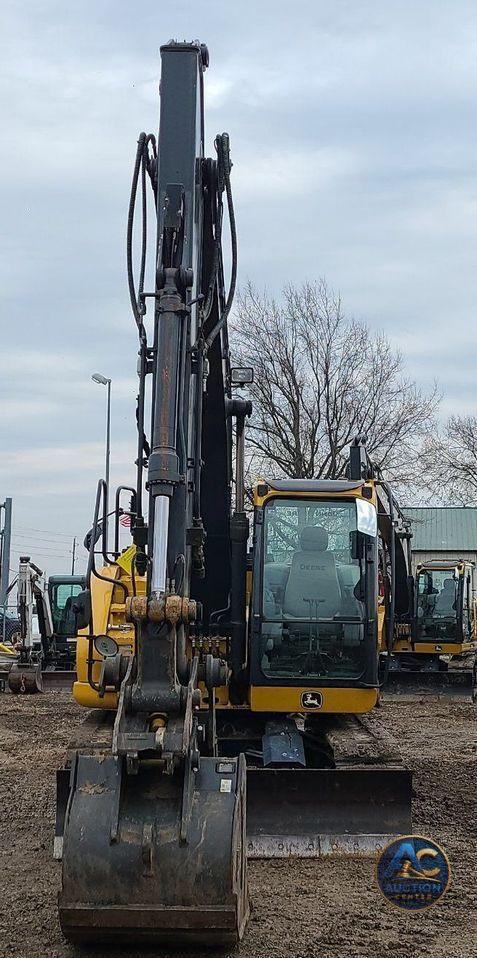 2022 John Deere 135G  excavator