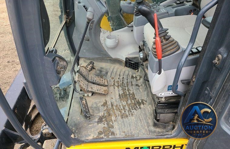 2022 John Deere 135G  excavator