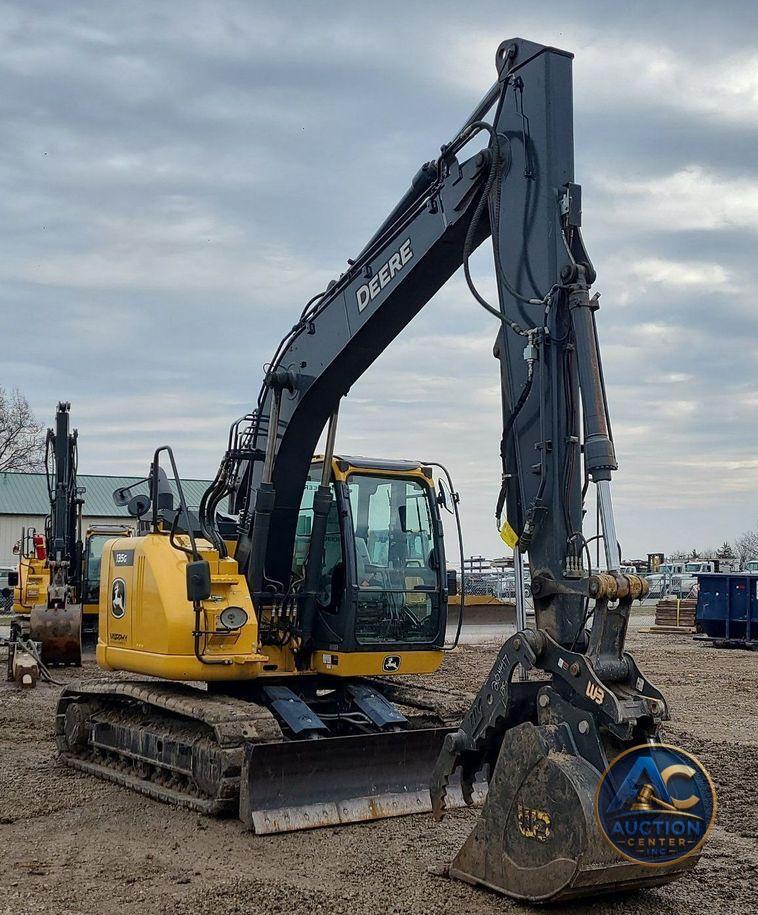 2022 John Deere 135G  excavator