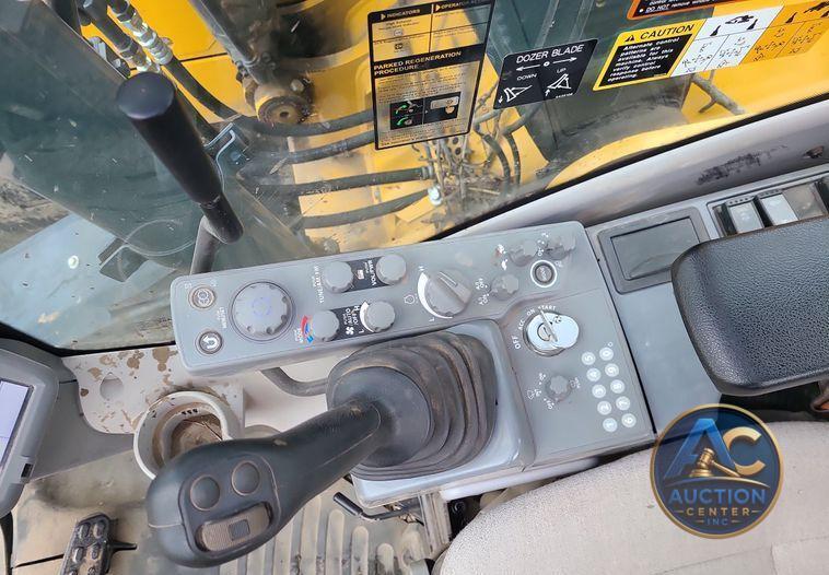 2022 John Deere 135G  excavator