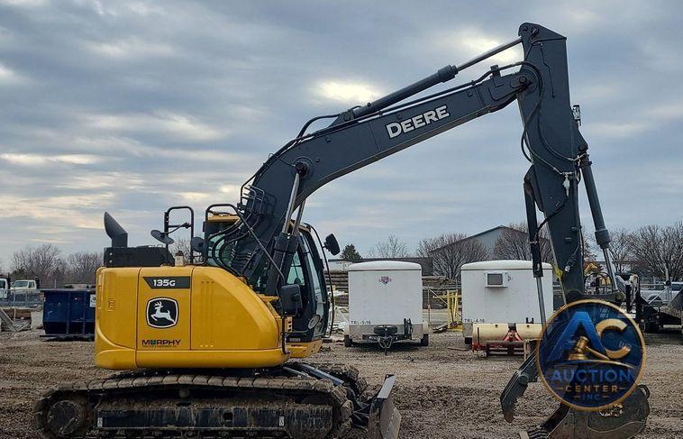 2022 John Deere 135G  excavator