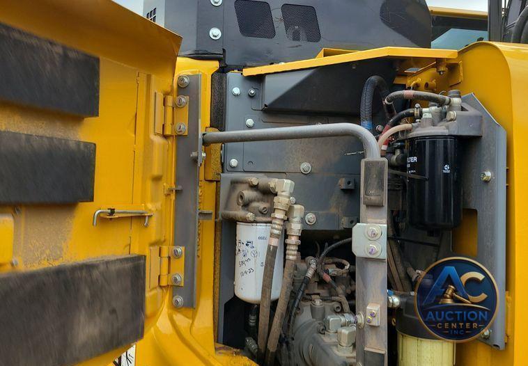2022 John Deere 135G  excavator