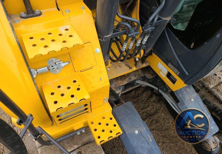 2022 John Deere 135G  excavator