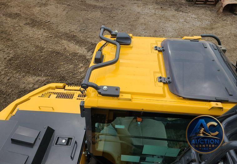 2022 John Deere 135G  excavator