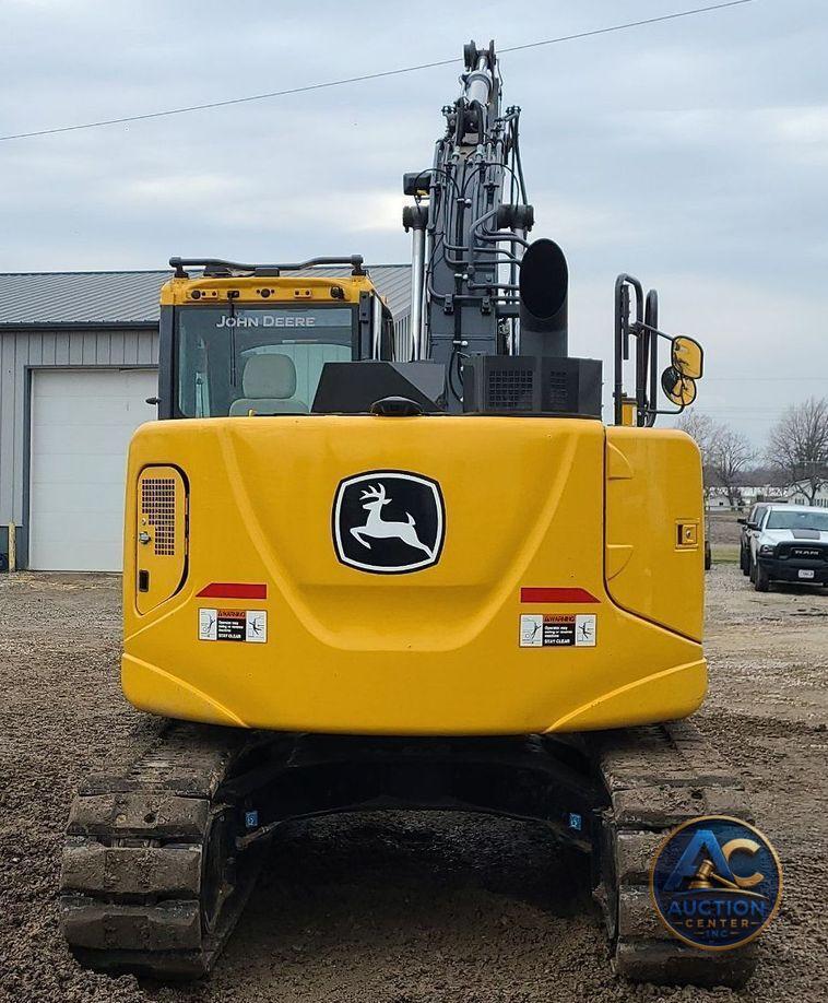 2022 John Deere 135G  excavator