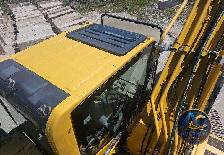 2019 Komatsu  PC240LC-11 excavator