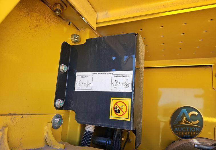 2019 Komatsu  PC240LC-11 excavator