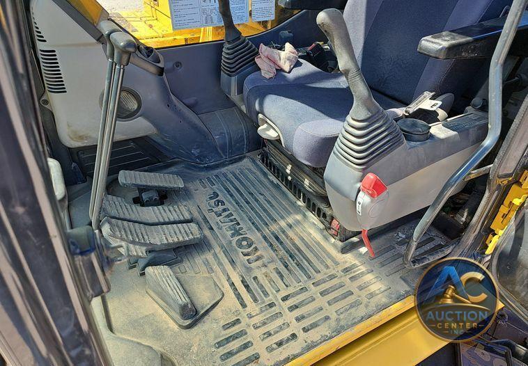 2019 Komatsu  PC240LC-11 excavator