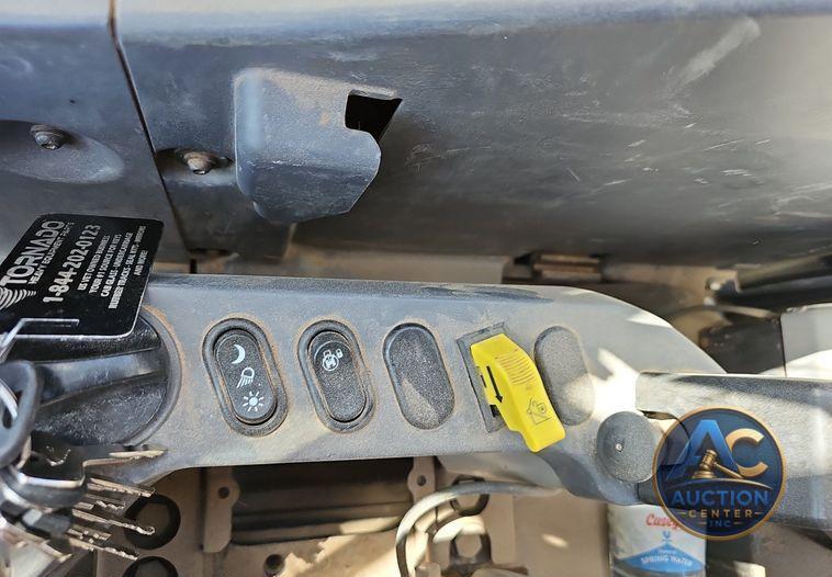 2019 Komatsu  PC240LC-11 excavator