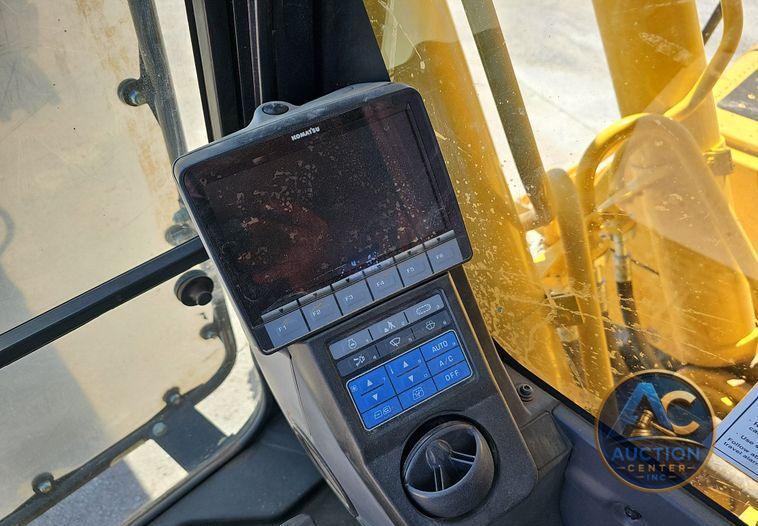 2019 Komatsu  PC240LC-11 excavator
