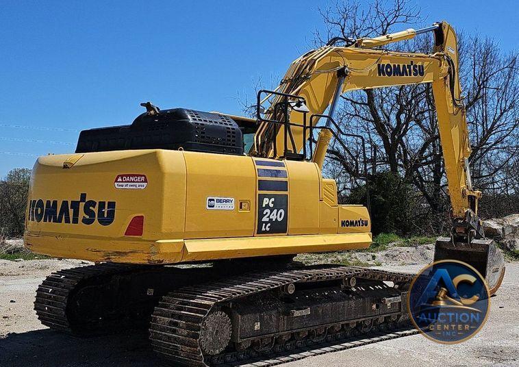 2019 Komatsu  PC240LC-11 excavator