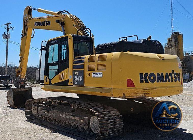 2019 Komatsu  PC240LC-11 excavator