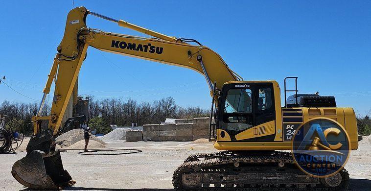 2019 Komatsu  PC240LC-11 excavator
