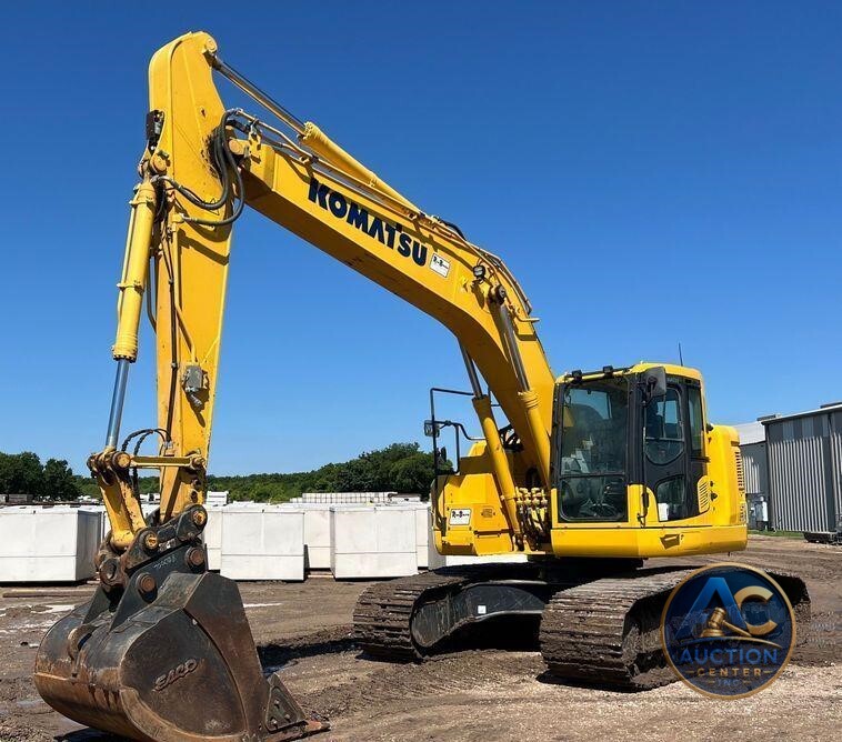 2020 Komatsu PC238USLC-11 excavator