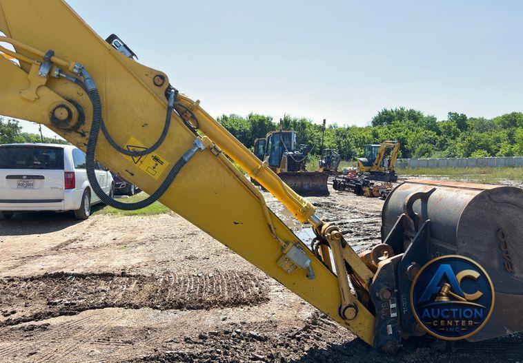 2020 Komatsu PC238USLC-11 excavator