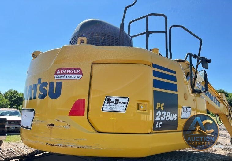 2020 Komatsu PC238USLC-11 excavator