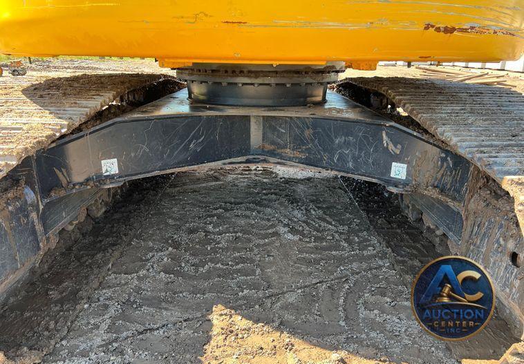 2020 Komatsu PC238USLC-11 excavator