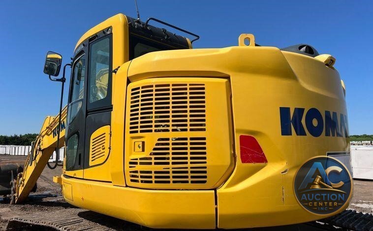2020 Komatsu PC238USLC-11 excavator