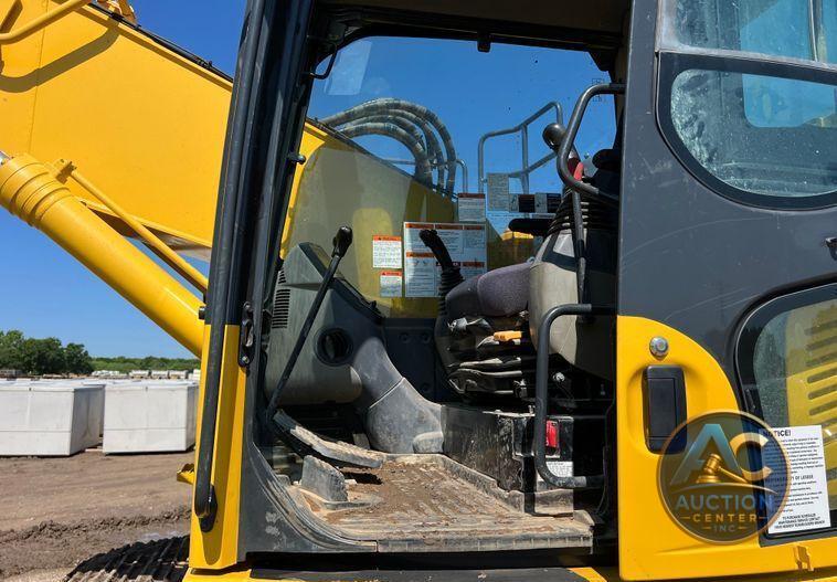 2020 Komatsu PC238USLC-11 excavator
