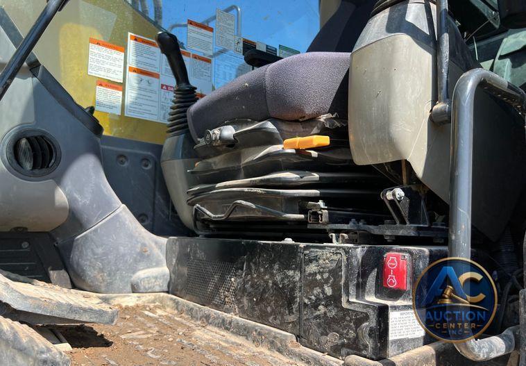 2020 Komatsu PC238USLC-11 excavator