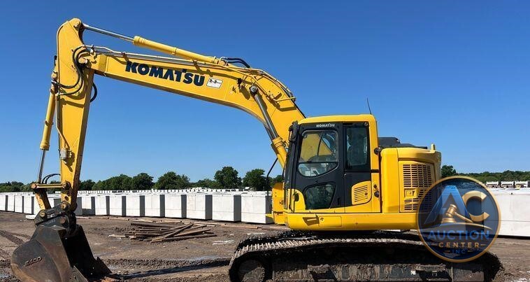 2020 Komatsu PC238USLC-11 excavator