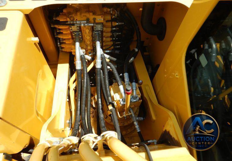 2018 Komatsu PC210LC-11  excavator