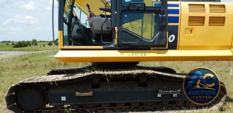 2018 Komatsu PC210LC-11  excavator
