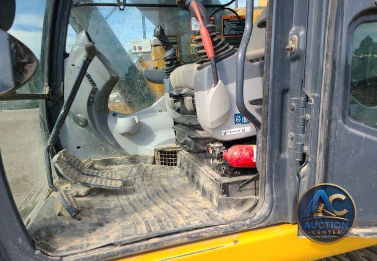 2017 John Deere 245G LC  excavator