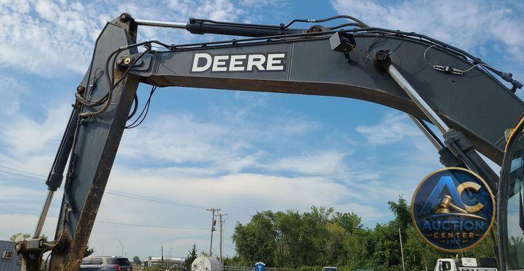 2017 John Deere 245G LC  excavator