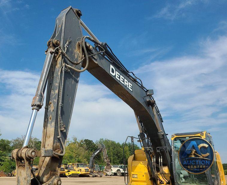 2017 John Deere 245G LC  excavator