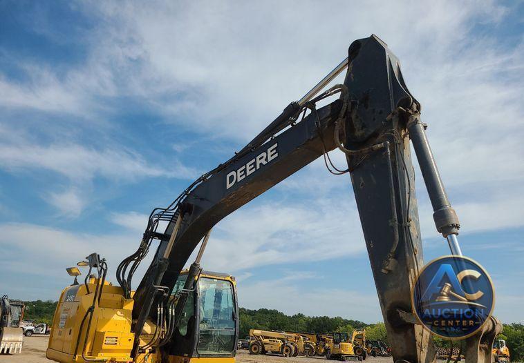 2017 John Deere 245G LC  excavator