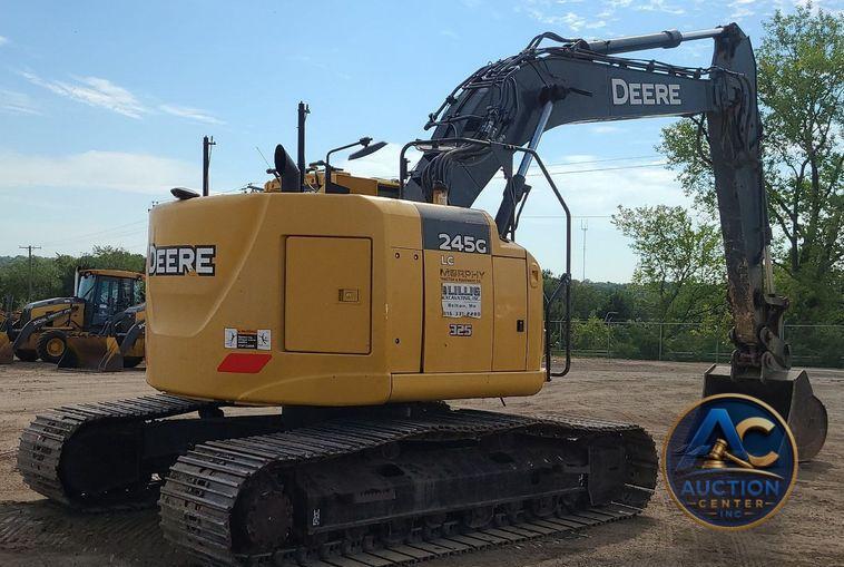2017 John Deere 245G LC  excavator