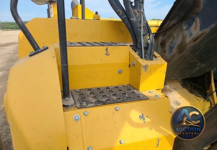 2017 John Deere 245G LC  excavator