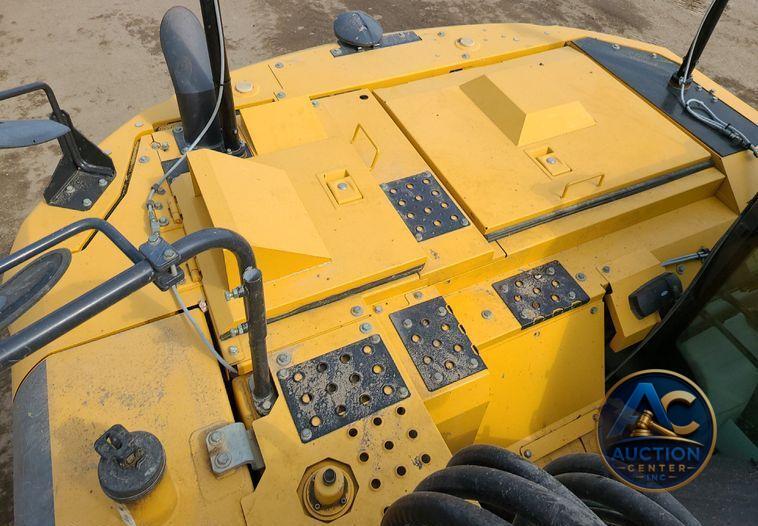 2017 John Deere 245G LC  excavator
