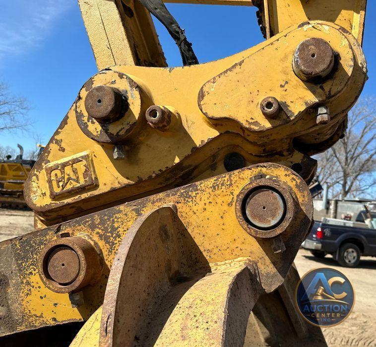 2019 Caterpillar 320 excavator