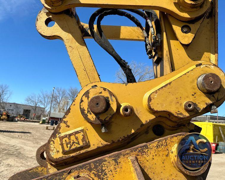 2019 Caterpillar 320 excavator