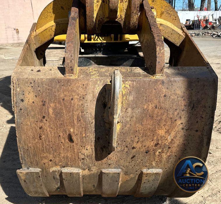 2019 Caterpillar 320 excavator