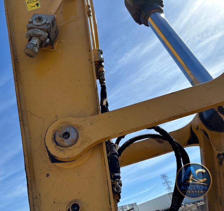 2019 Caterpillar 320 excavator