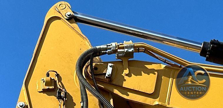 2019 Caterpillar 320 excavator