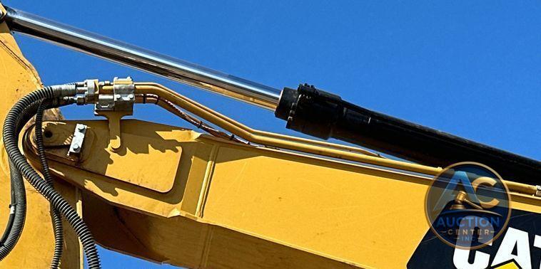 2019 Caterpillar 320 excavator
