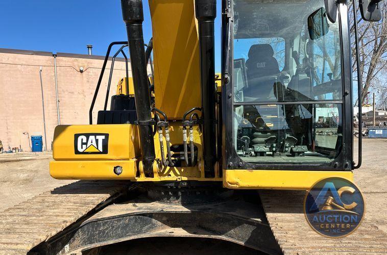 2019 Caterpillar 320 excavator