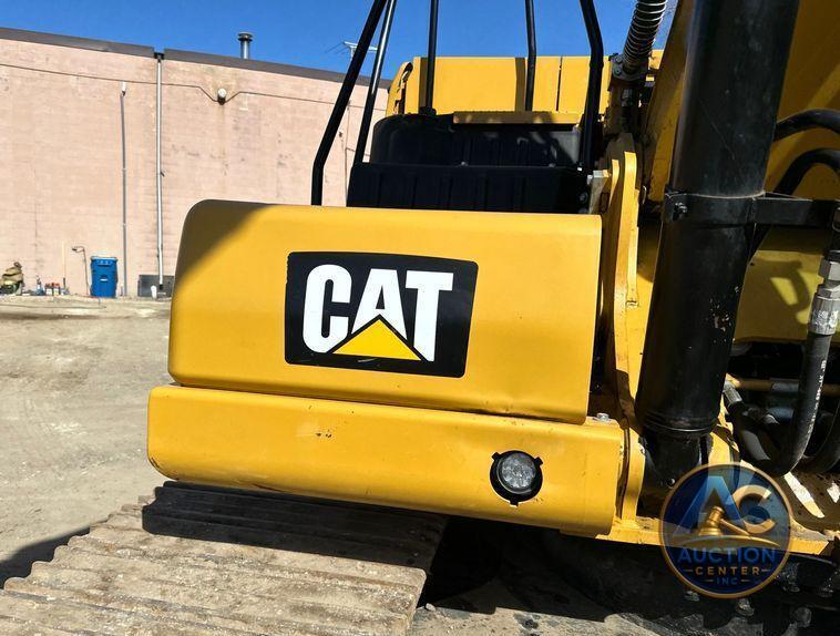 2019 Caterpillar 320 excavator