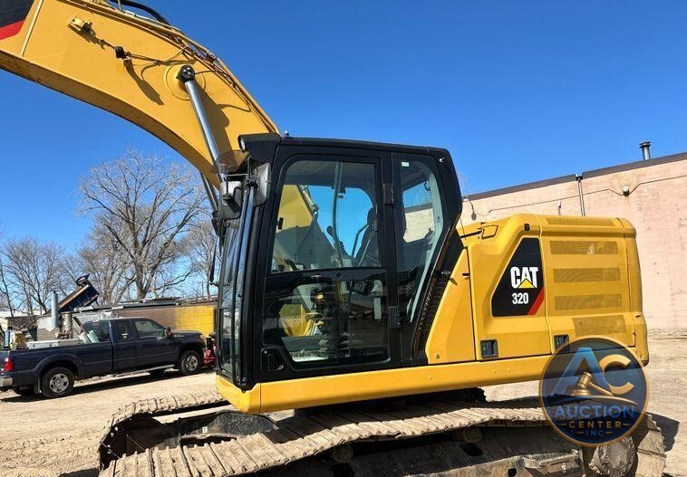 2019 Caterpillar 320 excavator