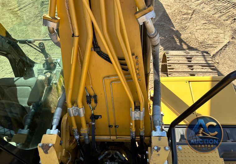 2019 Caterpillar 320 excavator