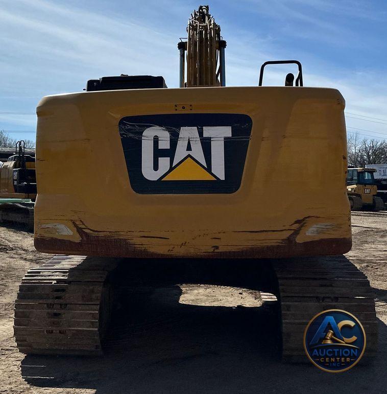 2019 Caterpillar 320 excavator