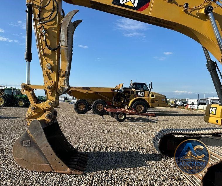 2018 Caterpillar  323 excavator